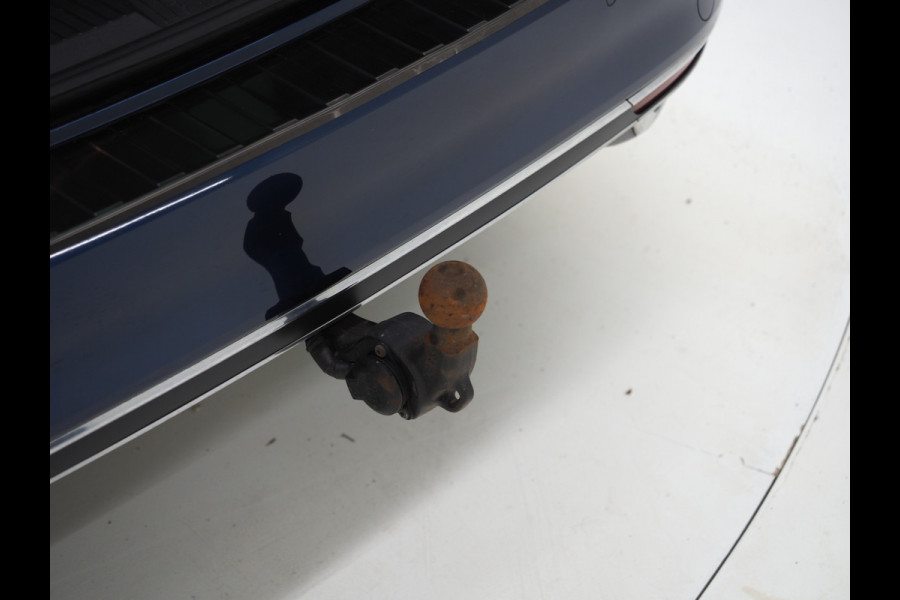 Volkswagen Passat Variant 1.4 TSI PHEV GTE R-Line | Panoramadak | Massage | Trekhaak | Camera | Adaptive Cruise | Carplay