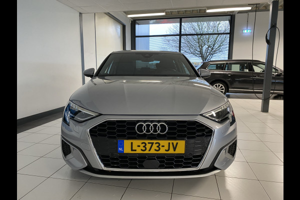 Audi A3 Limousine 35 TFSI Business edition Adaptieve cruise contr. + Parkeerassistent