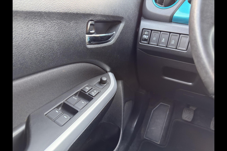 Suzuki Vitara 1.6 Business Edition "Lage Kilometers " | Climate Controle | Camera | Navigatie | Cruise C. | Trekhaak | L.M.Velg |