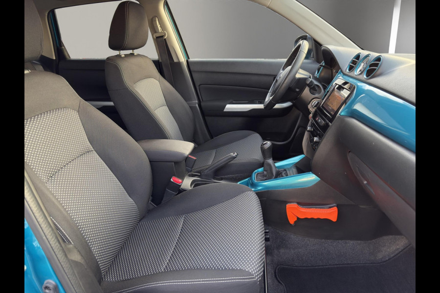 Suzuki Vitara 1.6 Business Edition "Lage Kilometers " | Climate Controle | Camera | Navigatie | Cruise C. | Trekhaak | L.M.Velg |