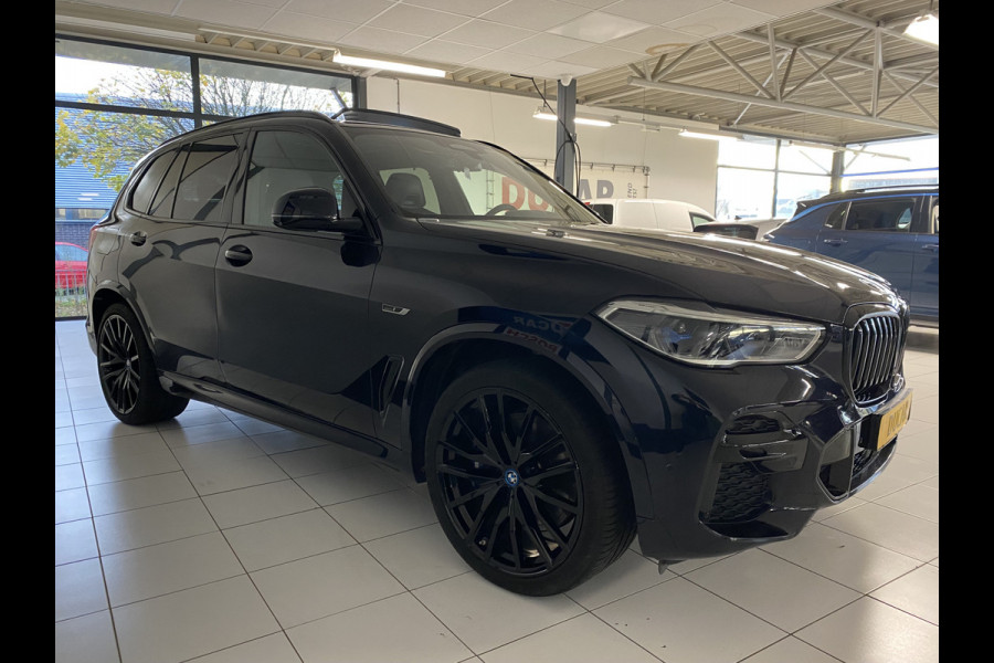 BMW X5 xDrive45e High Executive M-sport Panoramadak /  Trekhaak / Laser light/ Hud / Shadow-line
