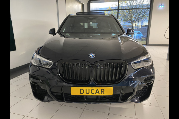 BMW X5 xDrive45e High Executive M-sport Panoramadak /  Trekhaak / Laser light/ Hud / Shadow-line