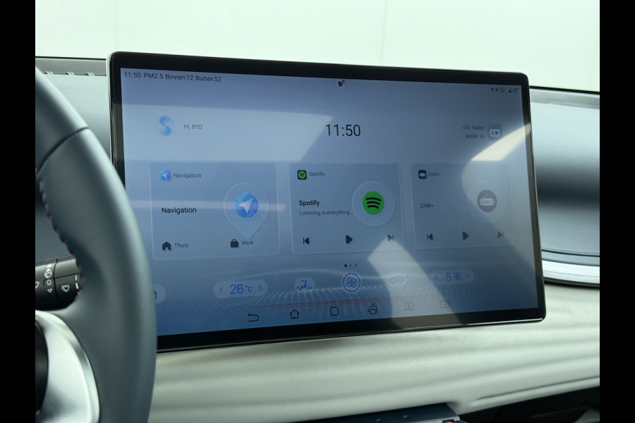 BYD ATTO 3 Comfort 60kWh Pano-dak Leer+Elektr.Verst. Warmtepomp Adaptieve Cruise 360°Camera Apple Carplay Android Auto Elektr.Achterklep De Verkeersbord detectie WiFi DAB Led Rijstrooksensor Keyless Smartphone Entry S.O.H. 96% Fabrieksgarantie tot 20-12-2028/150.000km Garantie op de LFP Accu tot 12-12-2030/200.000km €44.000,- Nieuw!