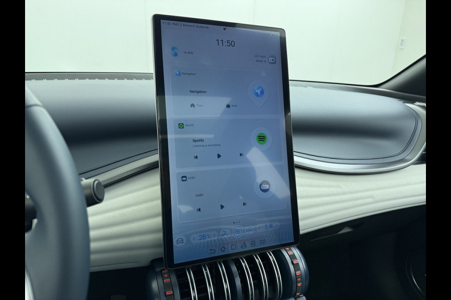 BYD ATTO 3 Comfort 60kWh Pano-dak Leer+Elektr.Verst. Warmtepomp Adaptieve Cruise 360°Camera Apple Carplay Android Auto Elektr.Achterklep De Verkeersbord detectie WiFi DAB Led Rijstrooksensor Keyless Smartphone Entry S.O.H. 96% Fabrieksgarantie tot 20-12-2028/150.000km Garantie op de LFP Accu tot 12-12-2030/200.000km €44.000,- Nieuw!