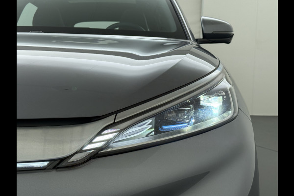 BYD ATTO 3 Comfort 60kWh Pano-dak Leer+Elektr.Verst. Warmtepomp Adaptieve Cruise 360°Camera Apple Carplay Android Auto Elektr.Achterklep De Verkeersbord detectie WiFi DAB Led Rijstrooksensor Keyless Smartphone Entry S.O.H. 96% Fabrieksgarantie tot 20-12-2028/150.000km Garantie op de LFP Accu tot 12-12-2030/200.000km €44.000,- Nieuw!