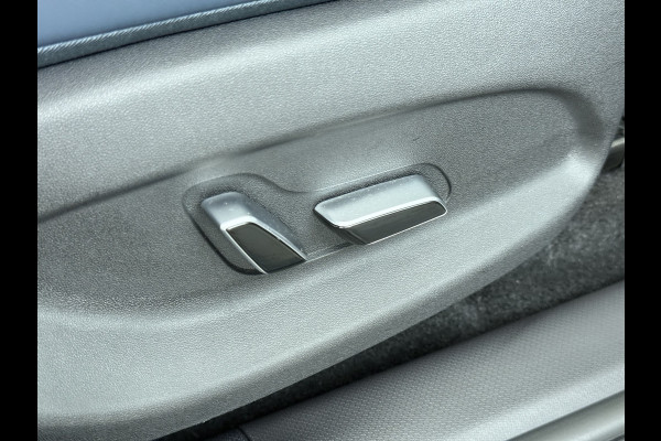 BYD ATTO 3 Comfort 60kWh Pano-dak Leer+Elektr.Verst. Warmtepomp Adaptieve Cruise 360°Camera Apple Carplay Android Auto Elektr.Achterklep De Verkeersbord detectie WiFi DAB Led Rijstrooksensor Keyless Smartphone Entry S.O.H. 96% Fabrieksgarantie tot 20-12-2028/150.000km Garantie op de LFP Accu tot 12-12-2030/200.000km €44.000,- Nieuw!