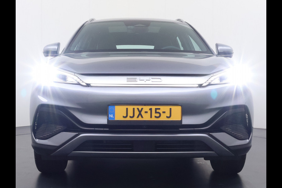 BYD ATTO 3 Comfort 60kWh Pano-dak Leer+Elektr.Verst. Warmtepomp Adaptieve Cruise 360°Camera Apple Carplay Android Auto Elektr.Achterklep De Verkeersbord detectie WiFi DAB Led Rijstrooksensor Keyless Smartphone Entry S.O.H. 96% Fabrieksgarantie tot 20-12-2028/150.000km Garantie op de LFP Accu tot 12-12-2030/200.000km €44.000,- Nieuw!