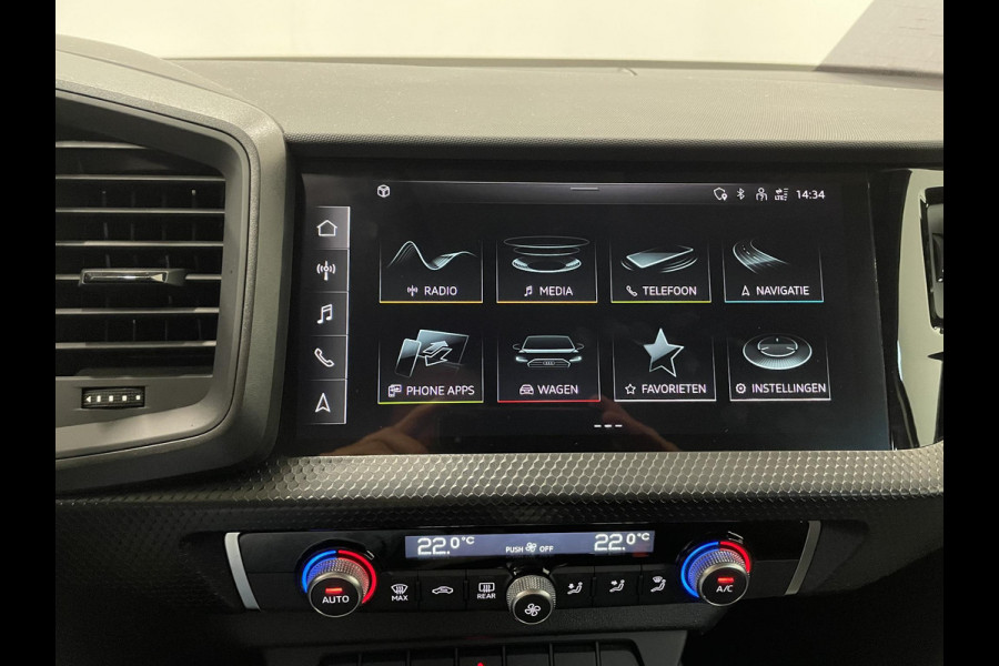 Audi A1 Sportback 1.0 TFSI Sportback AUT NAV Navigatie Apple Carplay/Android Auto Parkeersensoren Cruise Control Climate Control Lichtmetalen velgen