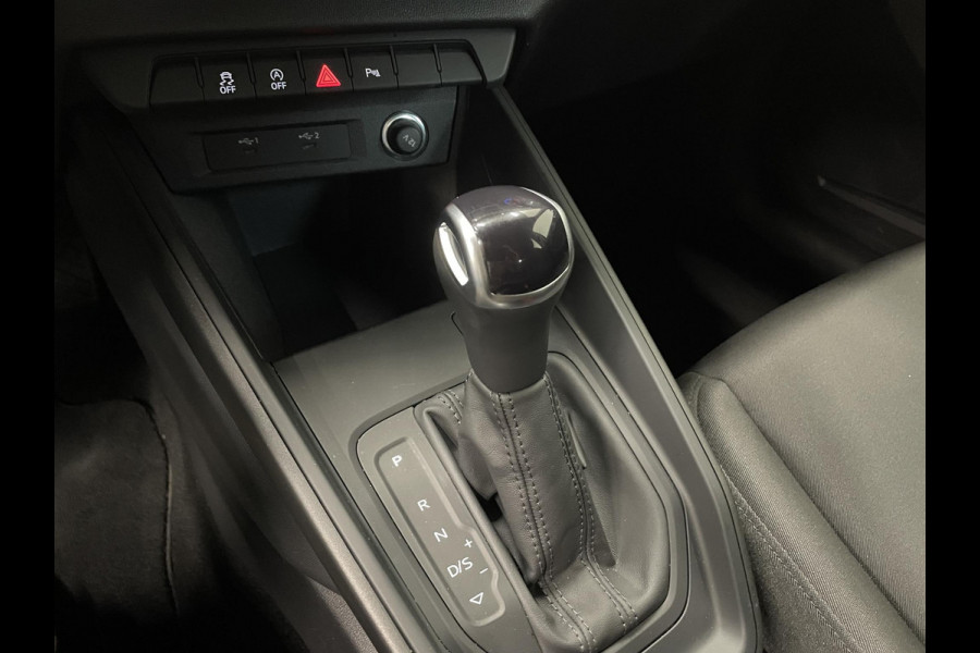Audi A1 Sportback 1.0 TFSI Sportback AUT NAV Navigatie Apple Carplay/Android Auto Parkeersensoren Cruise Control Climate Control Lichtmetalen velgen