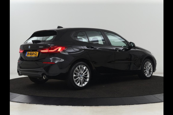 BMW 1-serie 120i Business Edition Plus | Leder | Sportstoelen | Carplay | Stoelverwarming | Live Cockpit | Parkeerhulp | Climate control | Bluetooth | Cruise control