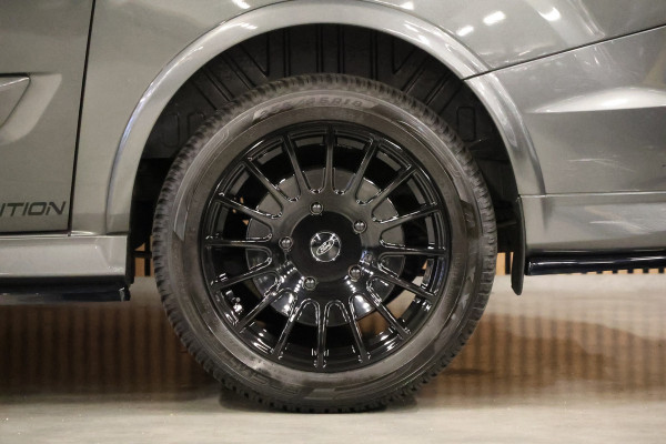 Ford Transit Custom 310 2.0 TDCI Sport DC 170 PK | Navigatie | Camera | CarPlay | Blind Spot | Alarm Klasse 3 | Rijstrooksensor | Trekhaak | L+R Schuifdeur | Maxton spoilerkit | Dubbel cabine | NAP Logisch | NL Auto | Nieuwe APK