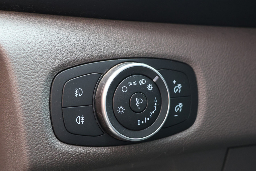 Ford Transit Custom 310 2.0 TDCI Sport DC 170 PK | Navigatie | Camera | CarPlay | Blind Spot | Alarm Klasse 3 | Rijstrooksensor | Trekhaak | L+R Schuifdeur | Maxton spoilerkit | Dubbel cabine | NAP Logisch | NL Auto | Nieuwe APK