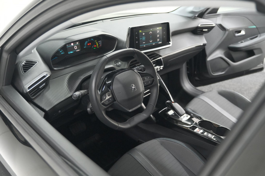 Peugeot e-208 EV Allure 50 kWh | 3 Fase Laadfunctie | Parkeersensoren | Apple Carplay