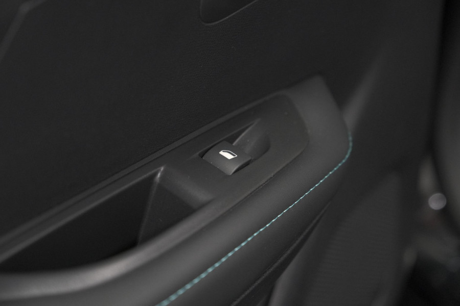 Peugeot e-208 EV Allure 50 kWh | 3 Fase Laadfunctie | Parkeersensoren | Apple Carplay