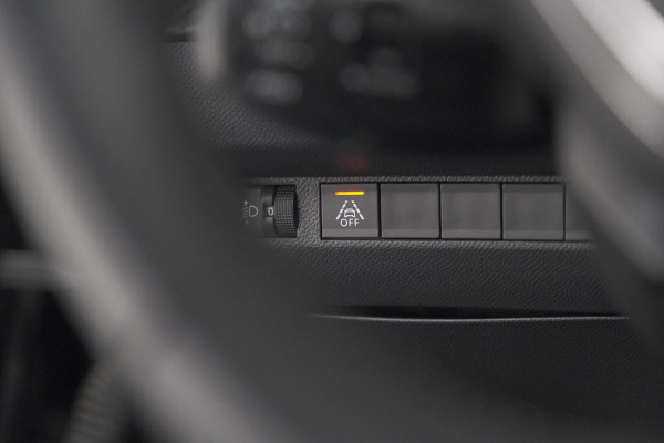 Peugeot e-208 EV Allure 50 kWh | 3 Fase Laadfunctie | Parkeersensoren | Apple Carplay