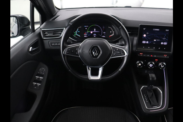 Renault Clio 1.6 E-Tech Hybrid 140 Intens | Stoelverwarming | Camera | Carplay | Stuurverwarming | Half leder | Full LED | Navigatie | Climate control | Cruise control | Parkeerhulp