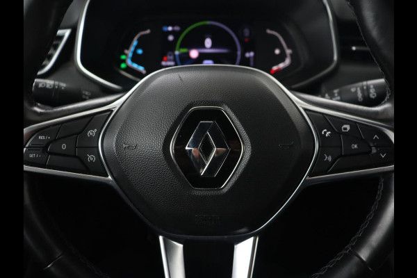 Renault Clio 1.6 E-Tech Hybrid 140 Intens | Stoelverwarming | Camera | Carplay | Stuurverwarming | Half leder | Full LED | Navigatie | Climate control | Cruise control | Parkeerhulp