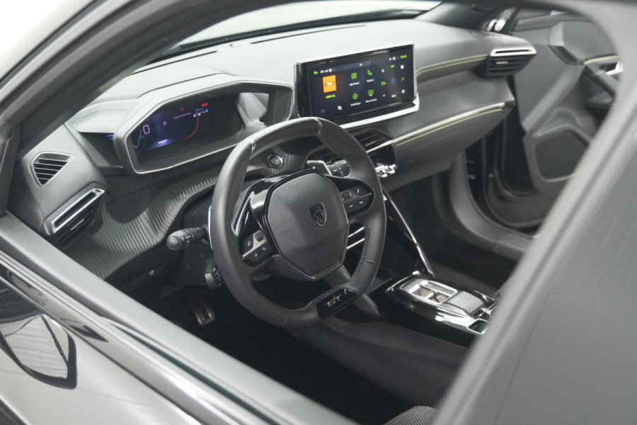 Peugeot 2008 PureTech 130 EAT8 GT | Camera | Parkeersensoren | Apple Carplay