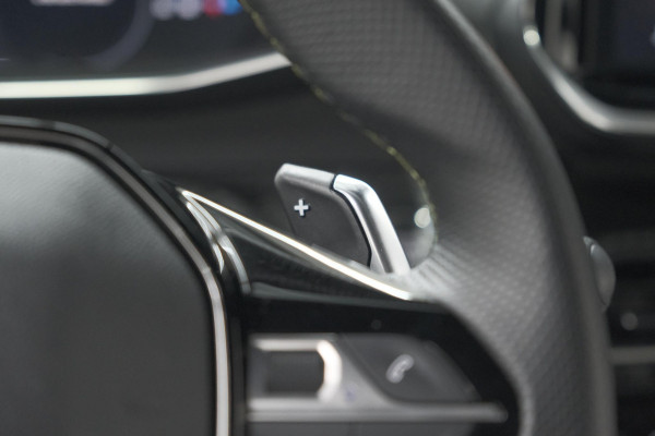 Peugeot 2008 PureTech 130 EAT8 GT | Camera | Parkeersensoren | Apple Carplay