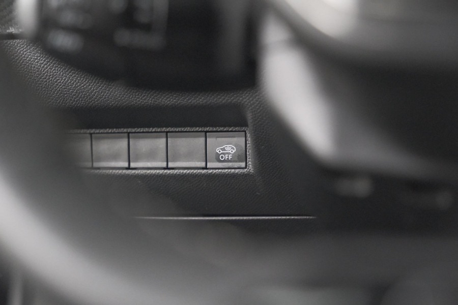 Peugeot 2008 PureTech 130 EAT8 GT | Camera | Parkeersensoren | Apple Carplay