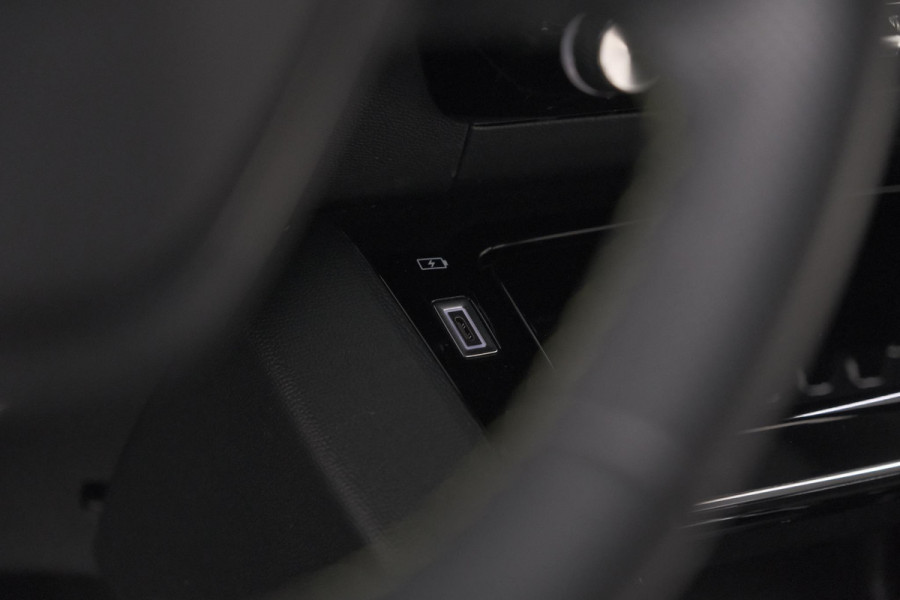 Peugeot 2008 PureTech 130 EAT8 GT | Camera | Parkeersensoren | Apple Carplay