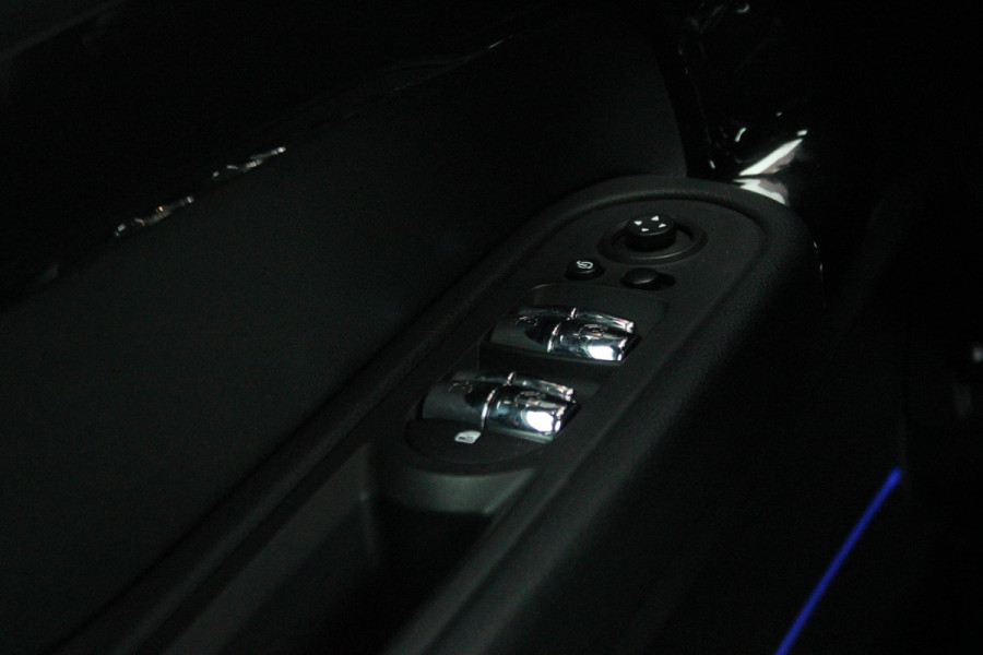 MINI Countryman 2.0 Cooper S E 220PK ALL4 CHILI | UNION JACK ACHTERLICHTEN | LEDEREN BEKLEDING | ELEKTRISCH BEDIENBARE VOORSTOELEN MET GEHEUGENFUNSCTIE OP DE BESTUURDERSSTOEL | STOEL/VOORRUIT VERWARMING | FULL LED KOPLAMPEN | DRAADLOZE APPLE CARPLAY/ANDROID AUTO | DRAADLOZE TELEFOONLADER | NAVIGATIE | EXTRA GETINTE ACHTERRUITEN | ZWART DAK | 18" LICHTMETALEN VELGEN BLACK 10 SPAAKS | ACHTERUITRIJ CAMERA | PARKEERSENSOREN VOOR EN ACHTER | CLIMATE CONTROL | KEYLESS ENTRY/START | HUD (HEAD UP DISPLAY) | ADAPTIVE CRUISE CONTROL | DAB+ RADIO | DONKERE HEMEL BEKLEDING |