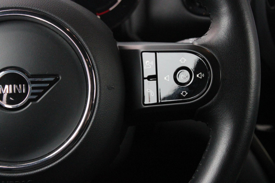 MINI Countryman 2.0 Cooper S E 220PK ALL4 CHILI | UNION JACK ACHTERLICHTEN | LEDEREN BEKLEDING | ELEKTRISCH BEDIENBARE VOORSTOELEN MET GEHEUGENFUNSCTIE OP DE BESTUURDERSSTOEL | STOEL/VOORRUIT VERWARMING | FULL LED KOPLAMPEN | DRAADLOZE APPLE CARPLAY/ANDROID AUTO | DRAADLOZE TELEFOONLADER | NAVIGATIE | EXTRA GETINTE ACHTERRUITEN | ZWART DAK | 18" LICHTMETALEN VELGEN BLACK 10 SPAAKS | ACHTERUITRIJ CAMERA | PARKEERSENSOREN VOOR EN ACHTER | CLIMATE CONTROL | KEYLESS ENTRY/START | HUD (HEAD UP DISPLAY) | ADAPTIVE CRUISE CONTROL | DAB+ RADIO | DONKERE HEMEL BEKLEDING |