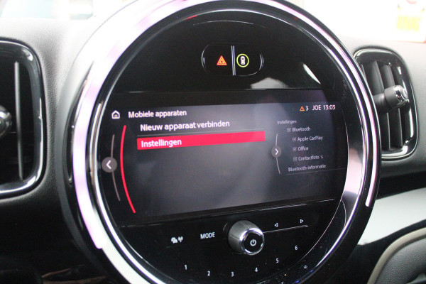 MINI Countryman 2.0 Cooper S E 220PK ALL4 CHILI | UNION JACK ACHTERLICHTEN | LEDEREN BEKLEDING | ELEKTRISCH BEDIENBARE VOORSTOELEN MET GEHEUGENFUNSCTIE OP DE BESTUURDERSSTOEL | STOEL/VOORRUIT VERWARMING | FULL LED KOPLAMPEN | DRAADLOZE APPLE CARPLAY/ANDROID AUTO | DRAADLOZE TELEFOONLADER | NAVIGATIE | EXTRA GETINTE ACHTERRUITEN | ZWART DAK | 18" LICHTMETALEN VELGEN BLACK 10 SPAAKS | ACHTERUITRIJ CAMERA | PARKEERSENSOREN VOOR EN ACHTER | CLIMATE CONTROL | KEYLESS ENTRY/START | HUD (HEAD UP DISPLAY) | ADAPTIVE CRUISE CONTROL | DAB+ RADIO | DONKERE HEMEL BEKLEDING |