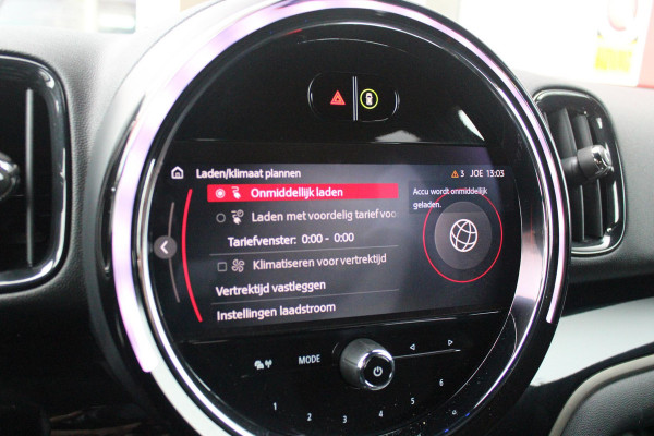 MINI Countryman 2.0 Cooper S E 220PK ALL4 CHILI | UNION JACK ACHTERLICHTEN | LEDEREN BEKLEDING | ELEKTRISCH BEDIENBARE VOORSTOELEN MET GEHEUGENFUNSCTIE OP DE BESTUURDERSSTOEL | STOEL/VOORRUIT VERWARMING | FULL LED KOPLAMPEN | DRAADLOZE APPLE CARPLAY/ANDROID AUTO | DRAADLOZE TELEFOONLADER | NAVIGATIE | EXTRA GETINTE ACHTERRUITEN | ZWART DAK | 18" LICHTMETALEN VELGEN BLACK 10 SPAAKS | ACHTERUITRIJ CAMERA | PARKEERSENSOREN VOOR EN ACHTER | CLIMATE CONTROL | KEYLESS ENTRY/START | HUD (HEAD UP DISPLAY) | ADAPTIVE CRUISE CONTROL | DAB+ RADIO | DONKERE HEMEL BEKLEDING |