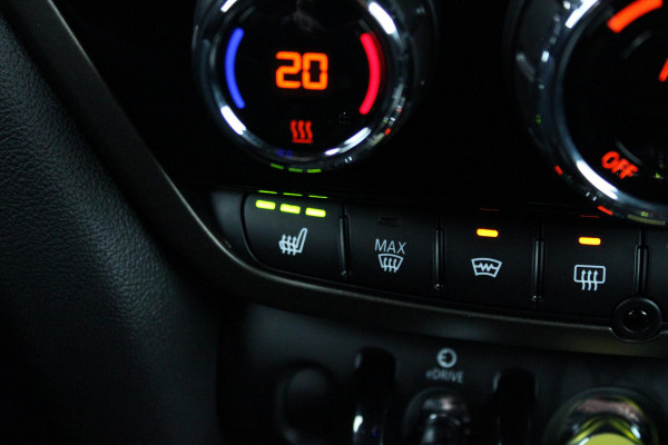 MINI Countryman 2.0 Cooper S E 220PK ALL4 CHILI | UNION JACK ACHTERLICHTEN | LEDEREN BEKLEDING | ELEKTRISCH BEDIENBARE VOORSTOELEN MET GEHEUGENFUNSCTIE OP DE BESTUURDERSSTOEL | STOEL/VOORRUIT VERWARMING | FULL LED KOPLAMPEN | DRAADLOZE APPLE CARPLAY/ANDROID AUTO | DRAADLOZE TELEFOONLADER | NAVIGATIE | EXTRA GETINTE ACHTERRUITEN | ZWART DAK | 18" LICHTMETALEN VELGEN BLACK 10 SPAAKS | ACHTERUITRIJ CAMERA | PARKEERSENSOREN VOOR EN ACHTER | CLIMATE CONTROL | KEYLESS ENTRY/START | HUD (HEAD UP DISPLAY) | ADAPTIVE CRUISE CONTROL | DAB+ RADIO | DONKERE HEMEL BEKLEDING |