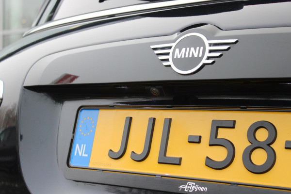 MINI Countryman 2.0 Cooper S E 220PK ALL4 CHILI | UNION JACK ACHTERLICHTEN | LEDEREN BEKLEDING | ELEKTRISCH BEDIENBARE VOORSTOELEN MET GEHEUGENFUNSCTIE OP DE BESTUURDERSSTOEL | STOEL/VOORRUIT VERWARMING | FULL LED KOPLAMPEN | DRAADLOZE APPLE CARPLAY/ANDROID AUTO | DRAADLOZE TELEFOONLADER | NAVIGATIE | EXTRA GETINTE ACHTERRUITEN | ZWART DAK | 18" LICHTMETALEN VELGEN BLACK 10 SPAAKS | ACHTERUITRIJ CAMERA | PARKEERSENSOREN VOOR EN ACHTER | CLIMATE CONTROL | KEYLESS ENTRY/START | HUD (HEAD UP DISPLAY) | ADAPTIVE CRUISE CONTROL | DAB+ RADIO | DONKERE HEMEL BEKLEDING |