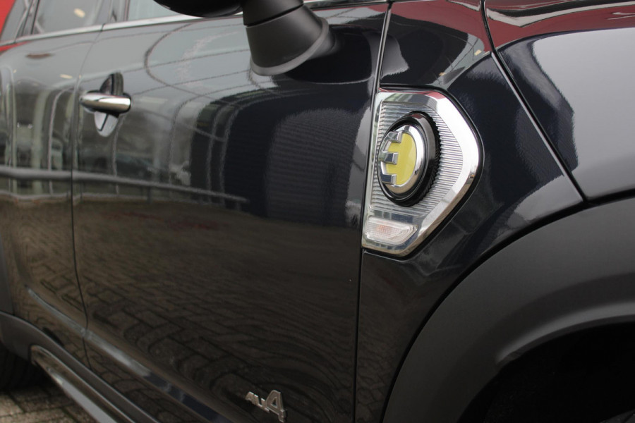 MINI Countryman 2.0 Cooper S E 220PK ALL4 CHILI | UNION JACK ACHTERLICHTEN | LEDEREN BEKLEDING | ELEKTRISCH BEDIENBARE VOORSTOELEN MET GEHEUGENFUNSCTIE OP DE BESTUURDERSSTOEL | STOEL/VOORRUIT VERWARMING | FULL LED KOPLAMPEN | DRAADLOZE APPLE CARPLAY/ANDROID AUTO | DRAADLOZE TELEFOONLADER | NAVIGATIE | EXTRA GETINTE ACHTERRUITEN | ZWART DAK | 18" LICHTMETALEN VELGEN BLACK 10 SPAAKS | ACHTERUITRIJ CAMERA | PARKEERSENSOREN VOOR EN ACHTER | CLIMATE CONTROL | KEYLESS ENTRY/START | HUD (HEAD UP DISPLAY) | ADAPTIVE CRUISE CONTROL | DAB+ RADIO | DONKERE HEMEL BEKLEDING |