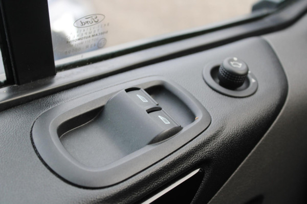 Ford Transit Custom Dubbele Cabine 320 2.0 TDCI L2H1 Sport | Trekhaak | Camera | Winterpack | 18 INCH Lichtmetalen Velgen | Airco | Adaptieve Cruise Control