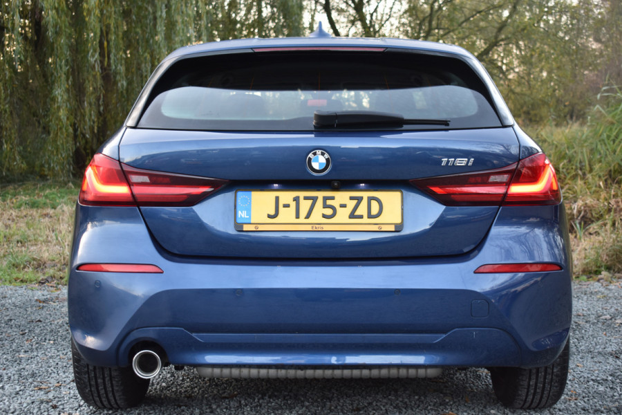 BMW 1-serie 118IA 140PK AUT. EXECUTIVE EDITION HEAD-UP/NAVI/CAMERA