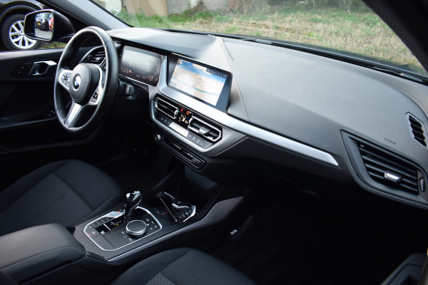 BMW 1-serie 118IA 140PK AUT. EXECUTIVE EDITION HEAD-UP/NAVI/CAMERA