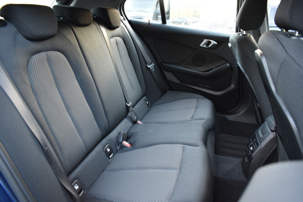 BMW 1-serie 118IA 140PK AUT. EXECUTIVE EDITION HEAD-UP/NAVI/CAMERA