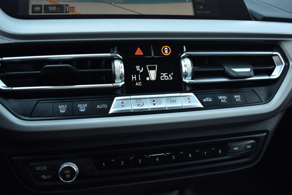 BMW 1-serie 118IA 140PK AUT. EXECUTIVE EDITION HEAD-UP/NAVI/CAMERA