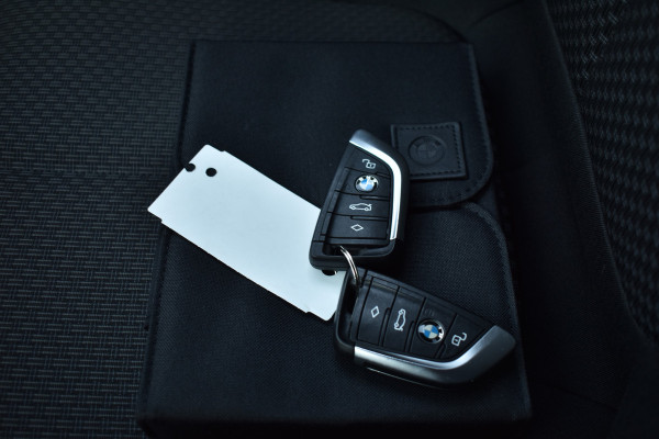 BMW 1-serie 118IA 140PK AUT. EXECUTIVE EDITION HEAD-UP/NAVI/CAMERA