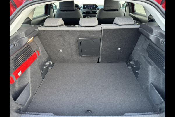 Citroën C4 1.2 PureTech Feel Automaat Adaptive cruise Airco Apple / Android Dodehoekdetectie Navi Parkeercamera / sensoren Head-Up