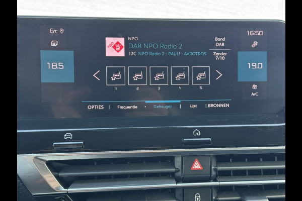 Citroën C4 1.2 PureTech Feel Automaat Adaptive cruise Airco Apple / Android Dodehoekdetectie Navi Parkeercamera / sensoren Head-Up