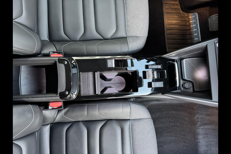 Citroën C4 1.2 PureTech Feel Automaat Adaptive cruise Airco Apple / Android Dodehoekdetectie Navi Parkeercamera / sensoren Head-Up