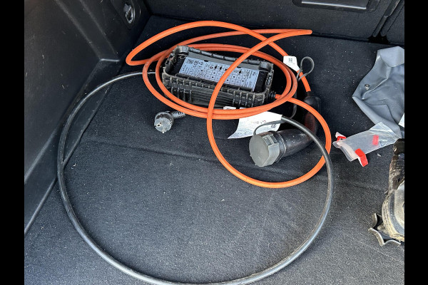 Peugeot 3008 1.6 HYbrid4 300 GT COMPLETE AUTO| PANO| ELEK. ACHTERKLEP| TREKHAAK| ELEK. STOEL + MASSAGE| FOCAL AUDIO| CAMERA ACHTER + VOOR| STOELVERWARMING| ADAP. CRUISE