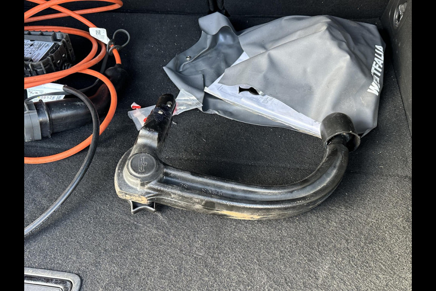 Peugeot 3008 1.6 HYbrid4 300 GT COMPLETE AUTO| PANO| ELEK. ACHTERKLEP| TREKHAAK| ELEK. STOEL + MASSAGE| FOCAL AUDIO| CAMERA ACHTER + VOOR| STOELVERWARMING| ADAP. CRUISE