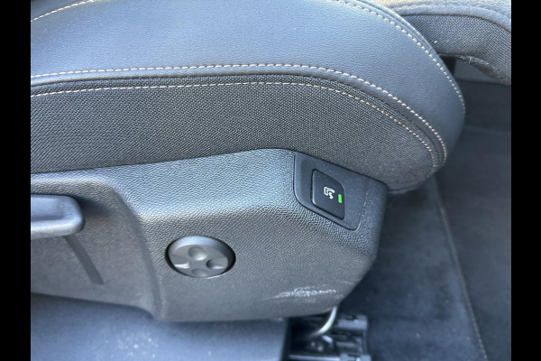 Peugeot 3008 1.6 HYbrid4 300 GT COMPLETE AUTO| PANO| ELEK. ACHTERKLEP| TREKHAAK| ELEK. STOEL + MASSAGE| FOCAL AUDIO| CAMERA ACHTER + VOOR| STOELVERWARMING| ADAP. CRUISE