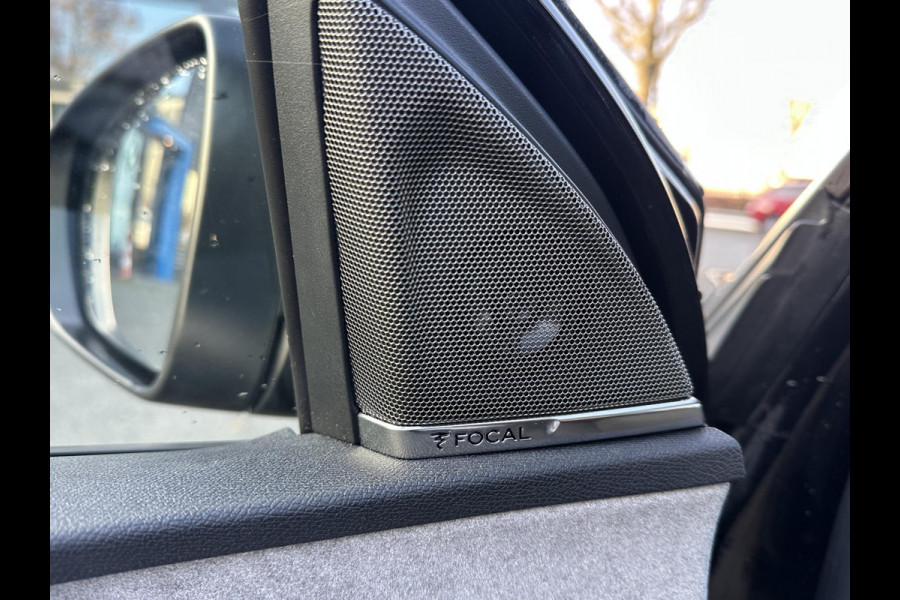 Peugeot 3008 1.6 HYbrid4 300 GT COMPLETE AUTO| PANO| ELEK. ACHTERKLEP| TREKHAAK| ELEK. STOEL + MASSAGE| FOCAL AUDIO| CAMERA ACHTER + VOOR| STOELVERWARMING| ADAP. CRUISE