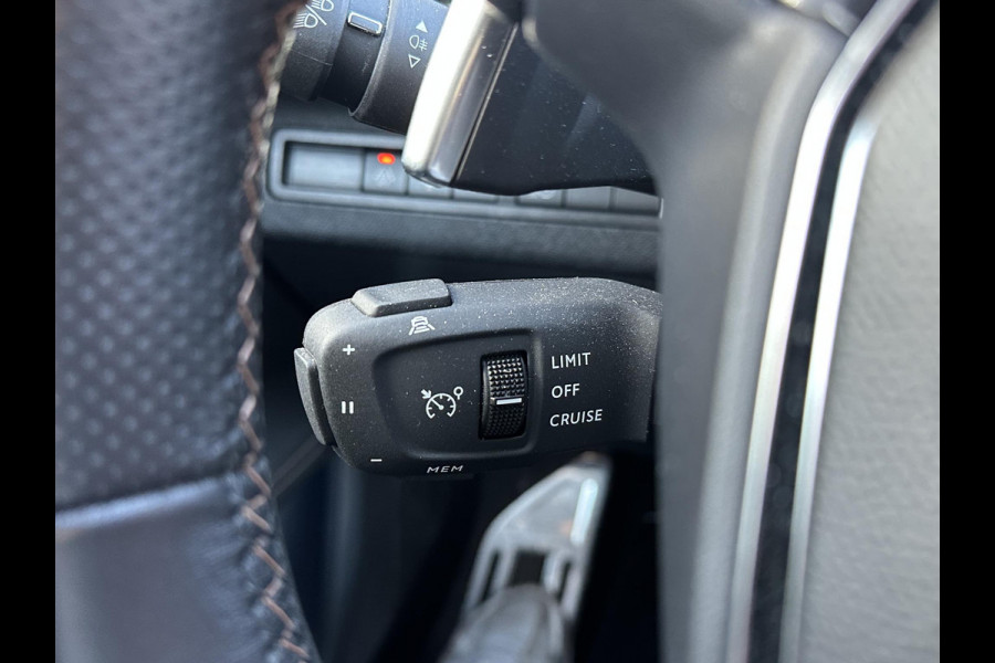 Peugeot 3008 1.6 HYbrid4 300 GT COMPLETE AUTO| PANO| ELEK. ACHTERKLEP| TREKHAAK| ELEK. STOEL + MASSAGE| FOCAL AUDIO| CAMERA ACHTER + VOOR| STOELVERWARMING| ADAP. CRUISE