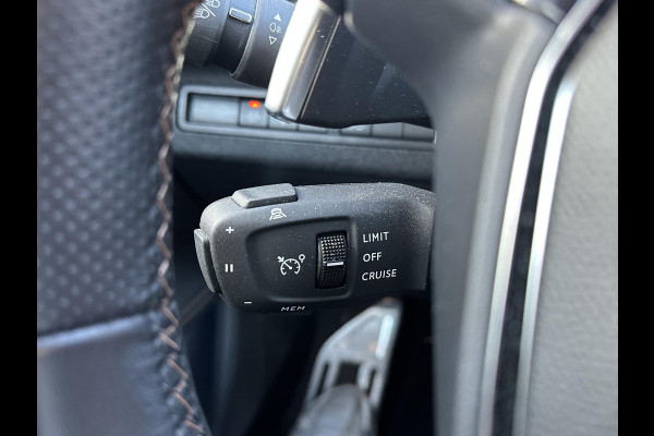 Peugeot 3008 1.6 HYbrid4 300 GT COMPLETE AUTO| PANO| ELEK. ACHTERKLEP| TREKHAAK| ELEK. STOEL + MASSAGE| FOCAL AUDIO| CAMERA ACHTER + VOOR| STOELVERWARMING| ADAP. CRUISE