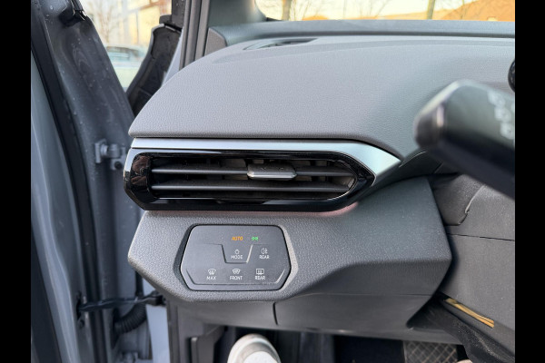 Volkswagen ID.4 Life 77 kWh Stoel & Stuurverwarming | Adaptieve Cruise Control | Rijklaar met 12 mnd BOVAG Garantie
