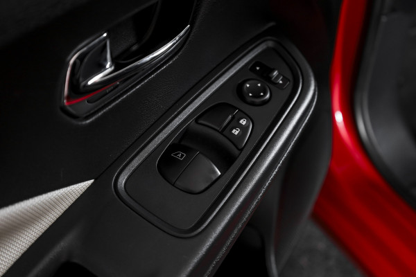 Nissan Micra 1.0L Acenta 70 PK Orig. NL | Cruise | PDC | Camera | NAV | Airco | DAB | LM 17" |