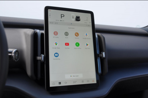 Volvo EX30 272PK Ext. Range Plus Adaptieve cruise control / BLIS / Parkeersensoren met camera / Elektrische achterklep / 20" velgen / Google infotainment / Keyless entry